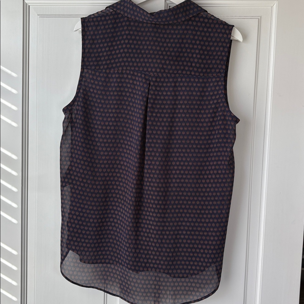H&M Sleeveless Dark Blue Patterned Blouse Buttons and Collar size 10 large - Picture 5 of 5